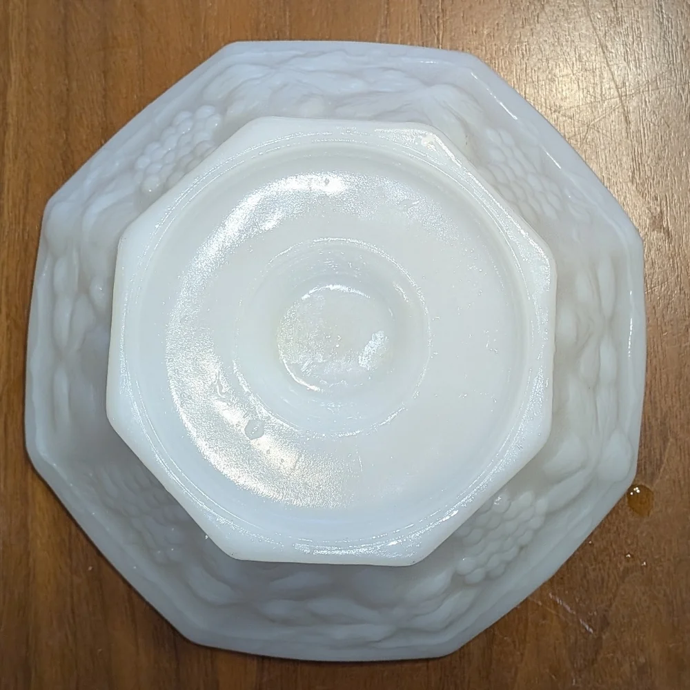 Vintage Milk Glass 9